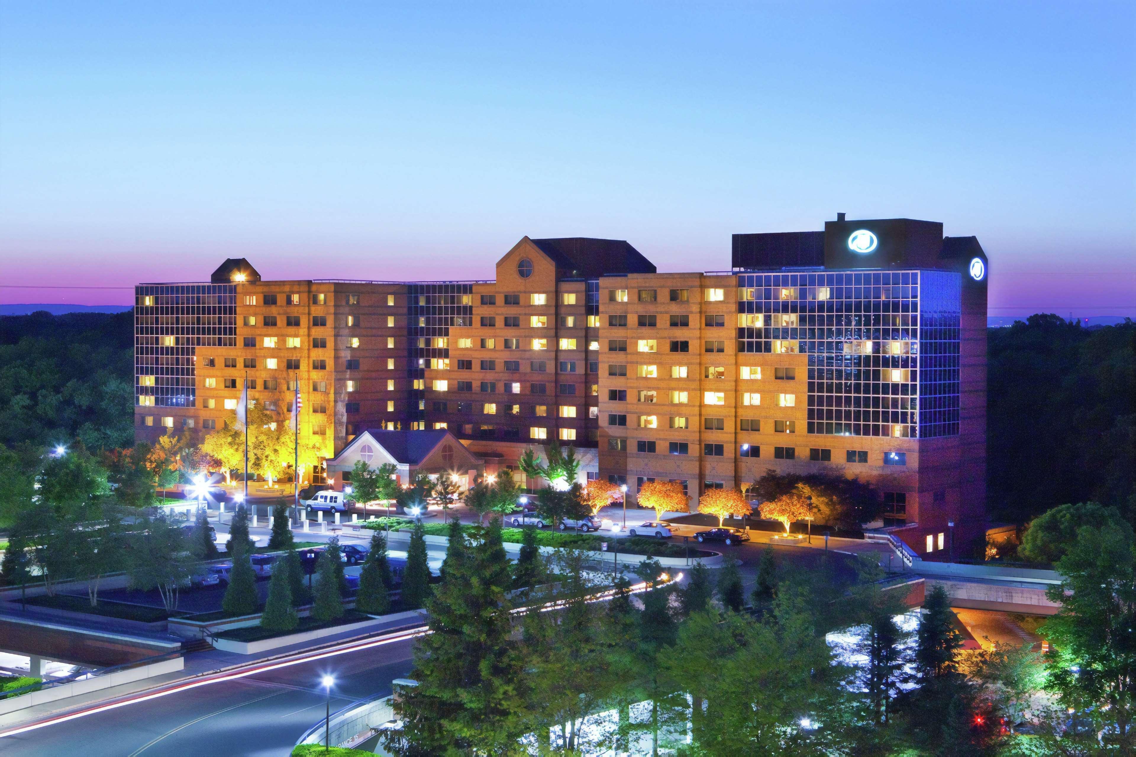 Hilton Short Hills Hotel Exterior photo